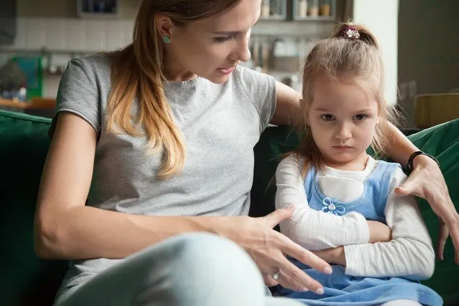 10 mẹo nhỏ nhưng có "võ" dạy trẻ bướng bỉnh trở nên ngoan ngoan, nghe lời - Ảnh 2. 10 mẹo nhỏ nhưng có "võ" dạy trẻ bướng bỉnh trở nên ngoan ngoan, nghe lời - Ảnh 2.