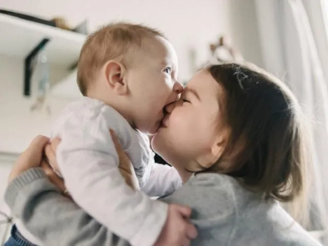 5 sự thật về tâm lý trẻ nhỏ giúp việc nuôi con nhàn nhã hơn - Ảnh 2.